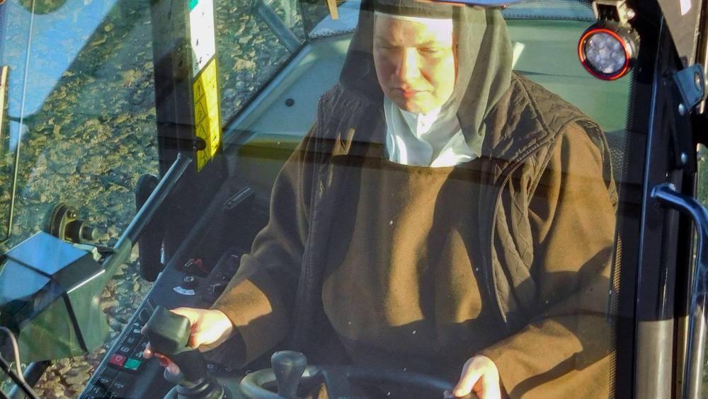 Des prières et des chargeuses pour le Monastère de Drasty