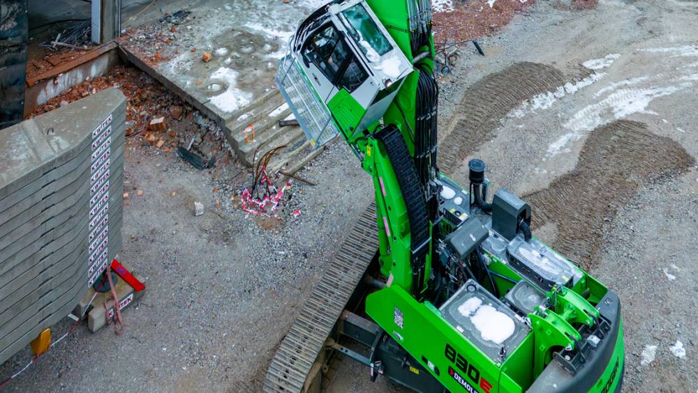 Sennebogen habille sa 830