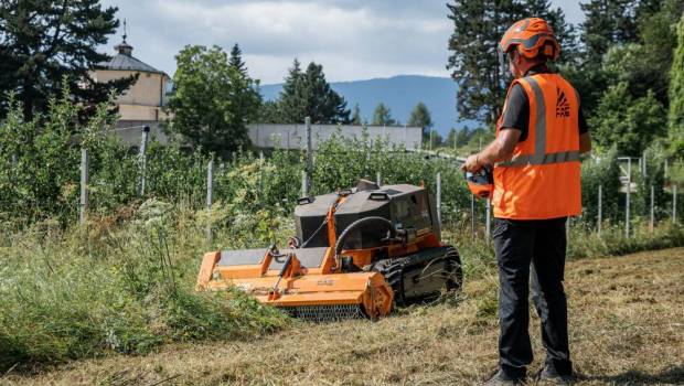 La plaque d’attache universelle SAE rend au RCU75 sa polyvalence