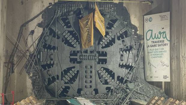 Ligne 18 du Grand Paris Express : le tunnelier Awa perce en gare de Satory