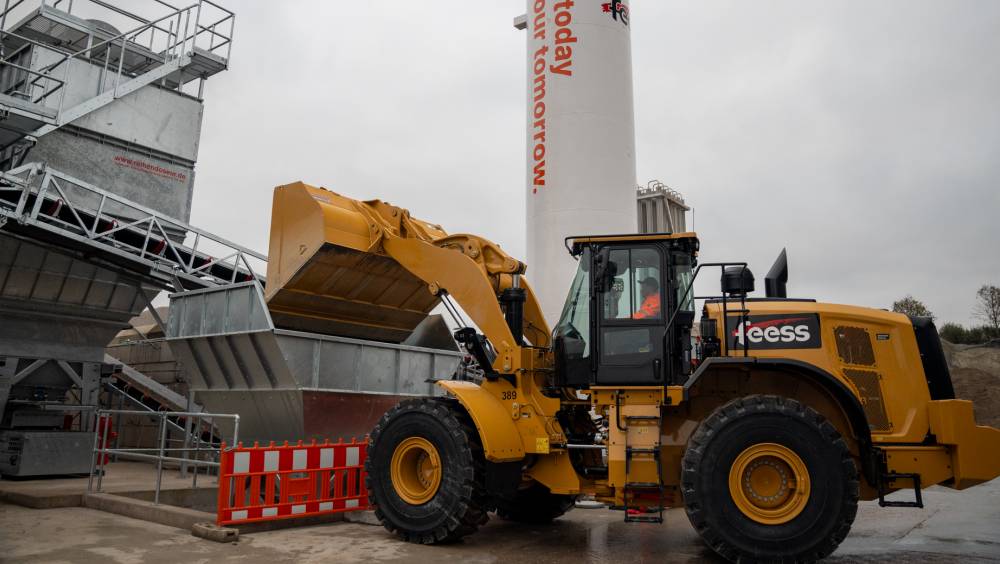 Neustartk : des autoroutes aux carboducs