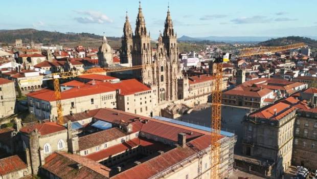 Liebherr restaure le Parador de Santiago