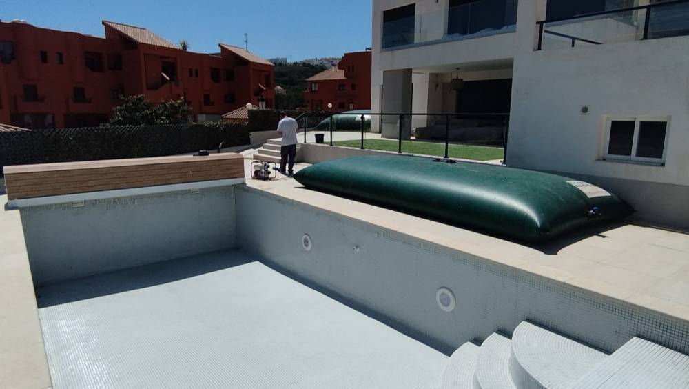 Des citernes souples afin de mieux gérer l'eau des piscines