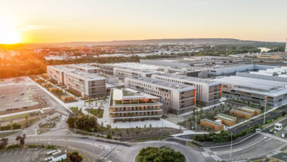 Poissy : GA Smart Building et Crédit Agricole Immobilier livrent le green-campus de Stellantis