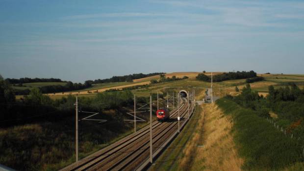 Philippe Tabarot signe la convention d'exploitation des lignes TET Nantes-Bordeaux et Nantes-Lyon