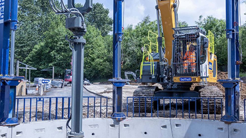 Bethell muscle sa flotte avec des machines Liebherr taillées pour l’excavation urbaine