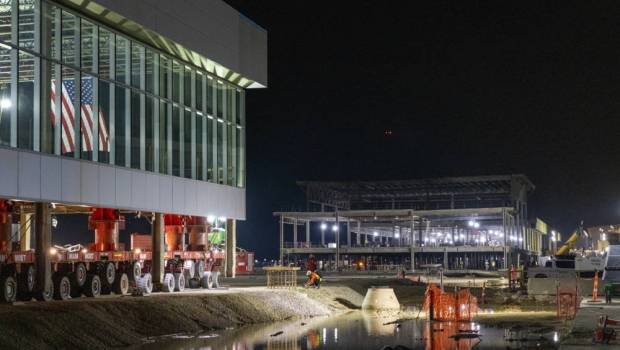 Mammoet achève l'installation du module du terminal F de Dallas Fort Worth