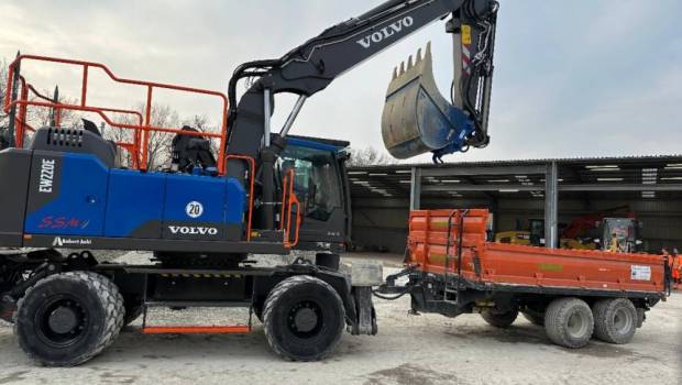 Une pelle Volvo unique prépare les apprentis aux chantiers de demain