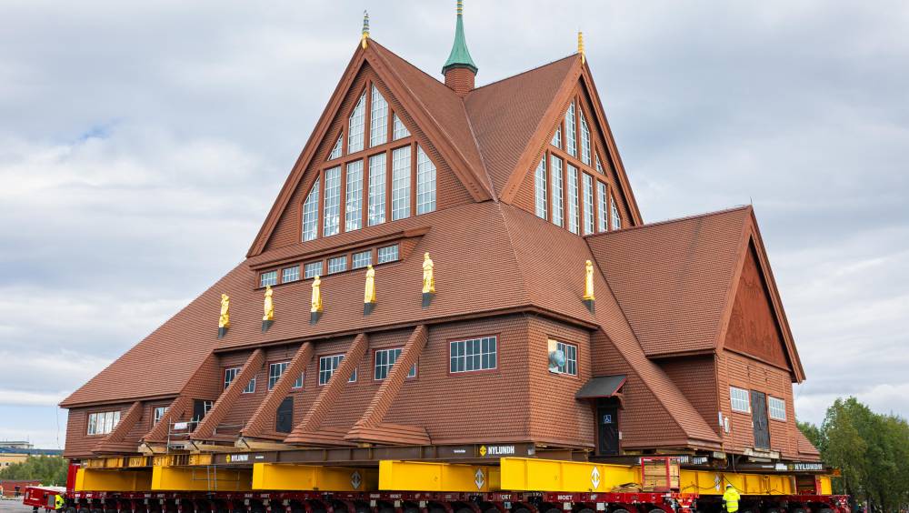 Quand l'église de Kiruna se balade