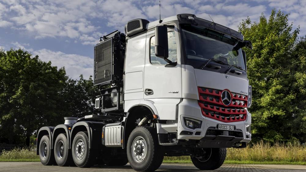 Mercedes-Benz Trucks se lance sur le marché japonais du transport lourd exceptionnel