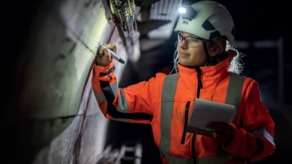 PIXA, les lampes frontales compactes et robustes de Petzl