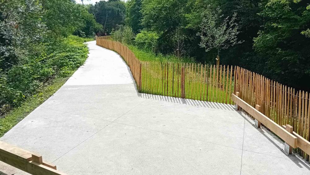 Une voie verte expérimentale en béton bas carbone issu du recyclage  