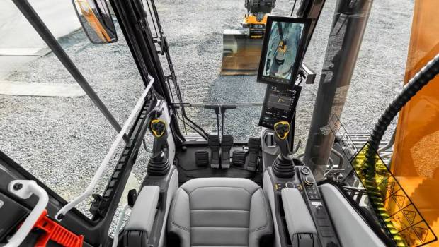 Compatibilité à 100 % d'engcon et Develon pour ses pelles Série 9