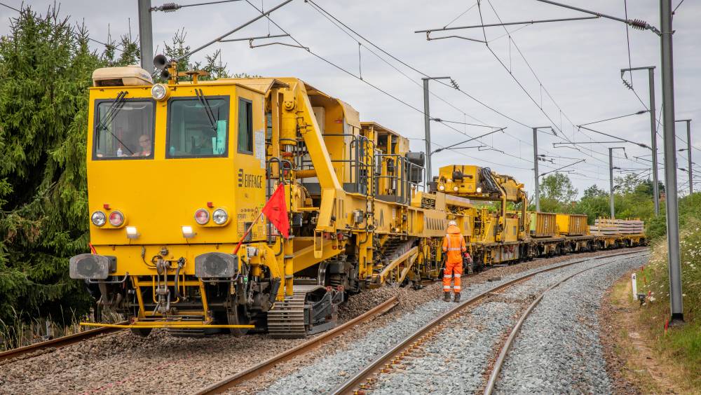 Les travaux de renouvellement démarrent sur la ligne Paris-Orléans-Limoges-Toulouse