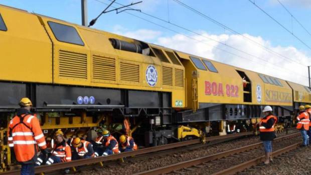 Deux trains-usine s’attaquent à la ligne Dijon-Paris