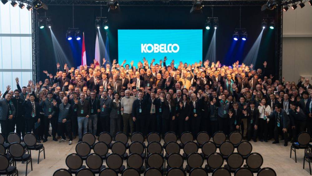 Kobelco Europe (KCME) convie ses concessionnaires à inaugurer son nouveau vaisseau amiral européen