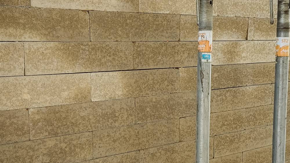 Géomur, procédé constructif en terre crue, identifié bas carbone