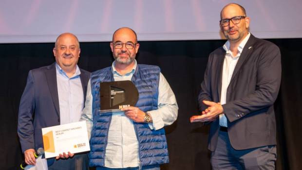 HMD récompensé par Develon pour ses ventes en machines compactes