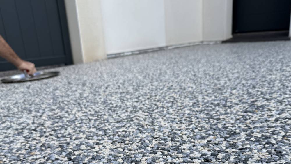 Des revêtements drainants à l’esthétique minérale