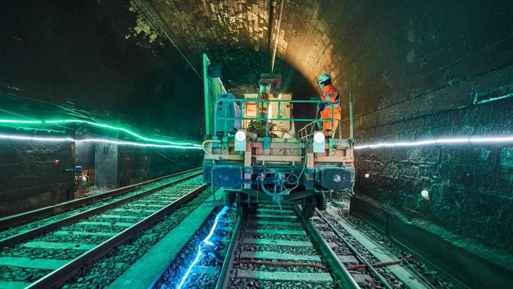 Des travaux réalisés pour faire passer un train spécial dans les tunnels de l’axe Atlantique
