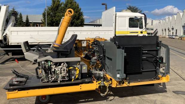 Liebherr offre une tourelle en taille réelle pour la formation du Lycée de Carmaux (Tarn)