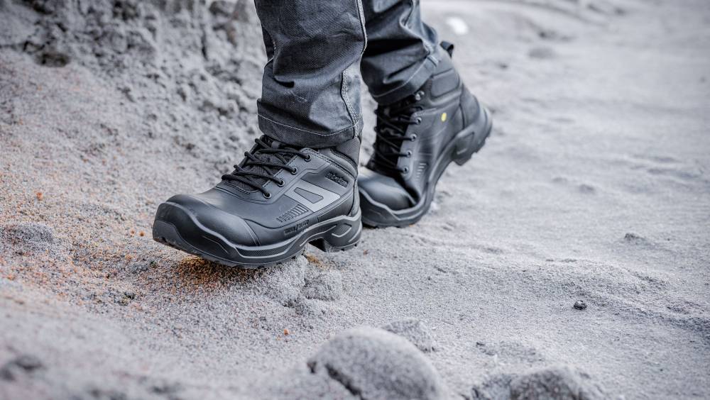 Une chaussure souple de sécurité inspirée de la basket, signée Blakläder
