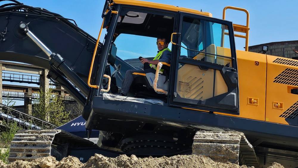 Pelle HX260 Hyundai : la grosse surprise