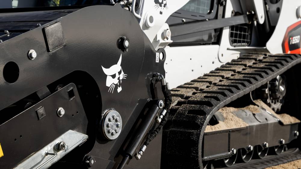 Bobcat s'affiche en grand sur Samoter, un marché béni pour les skids