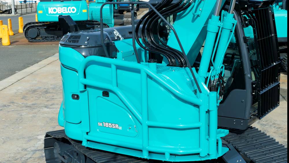 La pelle Kobelco SK165SRLC est le fruit d'une industralisation de la spécialisation