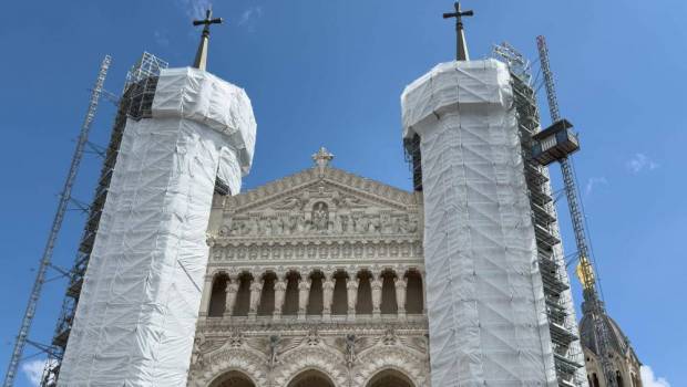 Fourvière : un échafaudage Tubesca-Comabi de 67 m au service de la restauration des quatre tours