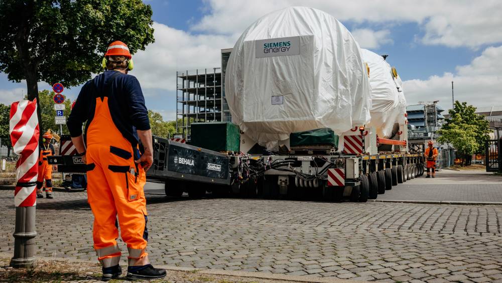 Transport exceptionnel : Goldhofer électrifie le déplacement d'une turbine de 430 tonnes au cœur de Berlin
