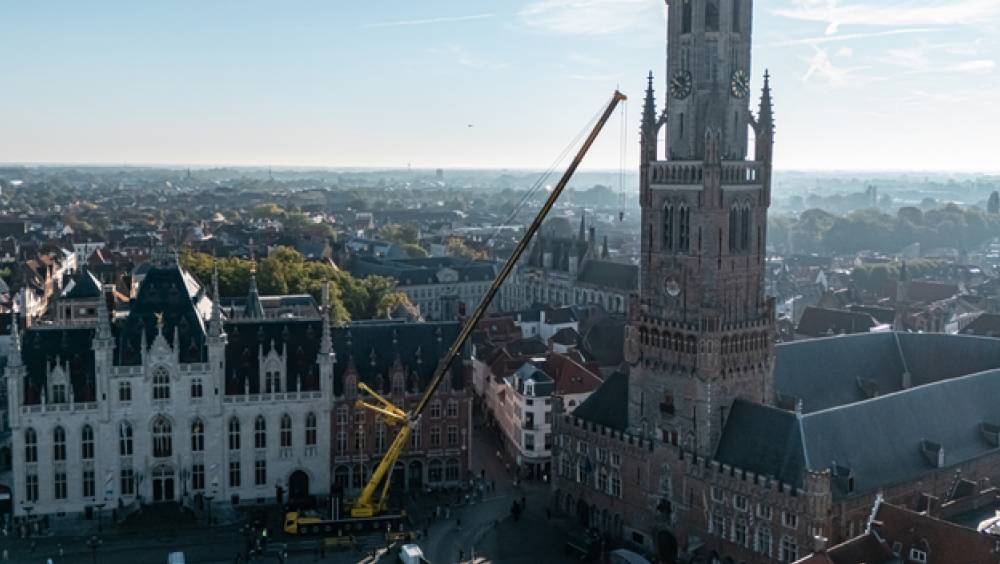 Un chantier de levage complexe relevé par Tadano au cœur de Bruges