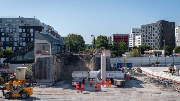 Le RER C éventré pour une impressionnante opération de ripage