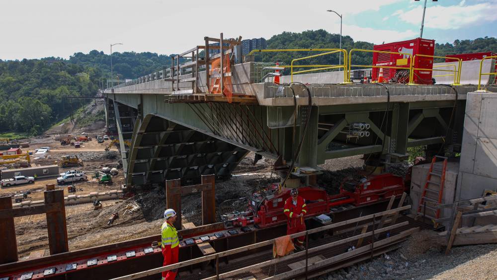 Pittsburgh : un pont de 10 000 t remplacé en moins de 24 heures