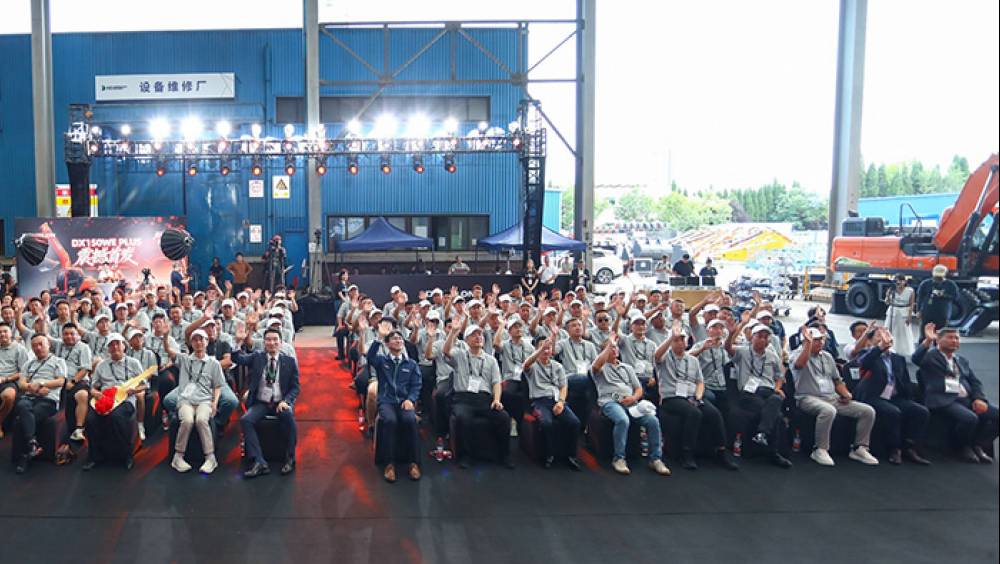 Develon lance sa nouvelle pelle sur pneus électrique DX150WE Plus en Chine