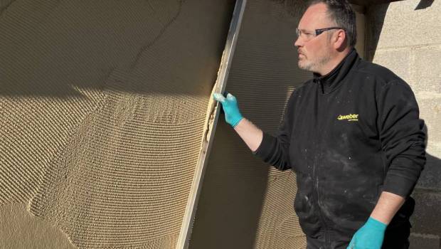 weber lance un enduit monocouche allégé inspiré du terrain