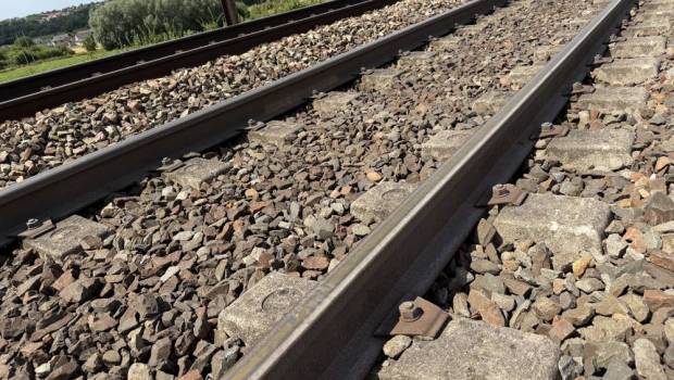 Déraillement en Normandie : les deux grues Kirow sollicitées pour au moins huit jours pour relever les trains