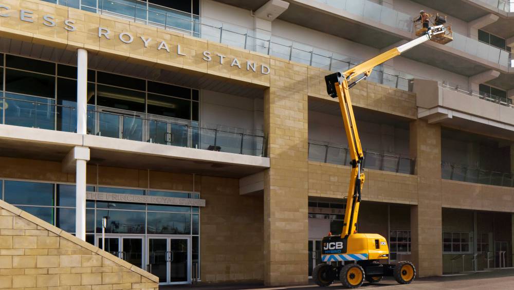 JDL 2026 : JCB dévoile une nacelle articulée hybride, la A60EH