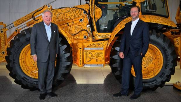 Anthony Bamford partage les commandes de JCB avec son fils George