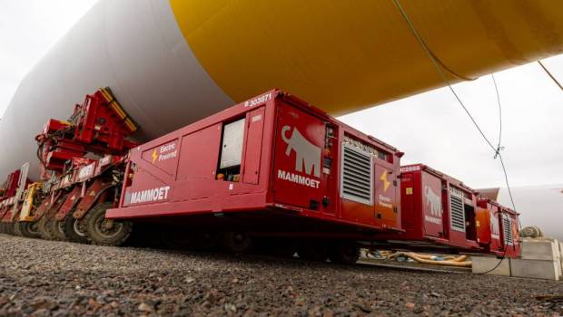 Mammoet réussit le premier transport électrique de monopieu d'éolienne offshore