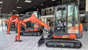 Direction Orléans pour visiter le Showroom d'ASK Service, le distributeur Kubota en région Centre