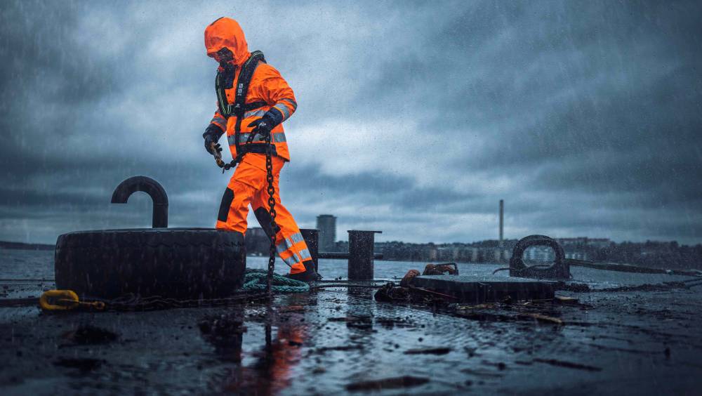 Protection maximale : Blåkläder dévoile sa nouvelle gamme multinormes orange
