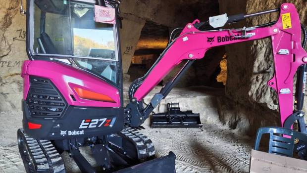 Bobcat et W86TP militent pour Octobre Rose