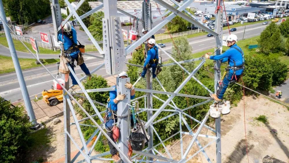 RTE investit plus de 10 M€ pour renouveler 17 pylônes à Mérignac