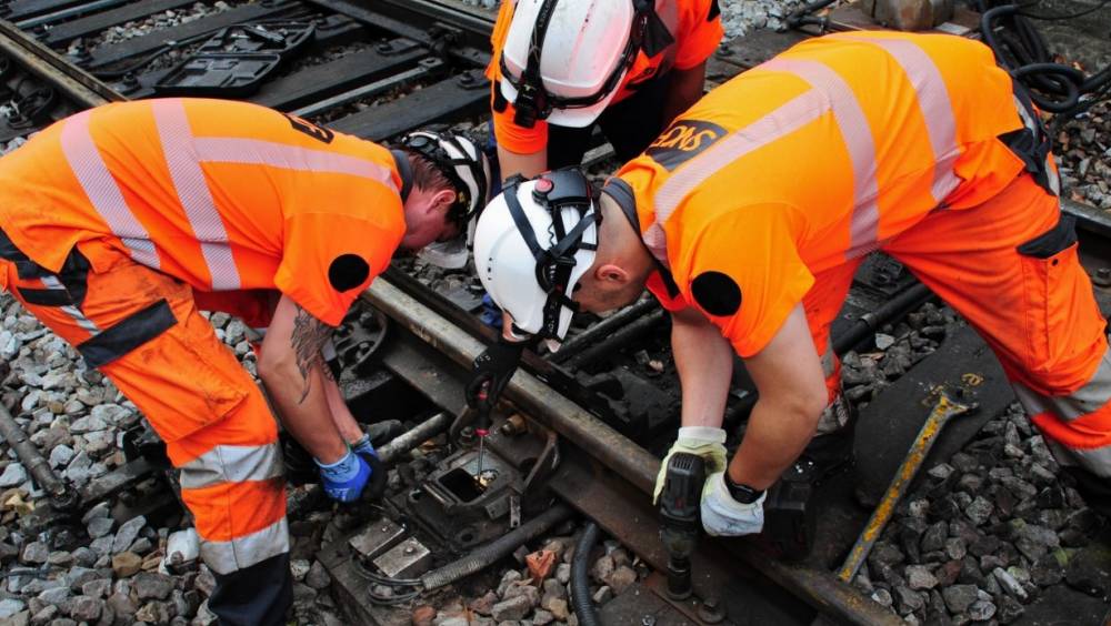 SNCF Réseau renouvelle la voie ferrée en gare de Savigny-sur-Orge (91)