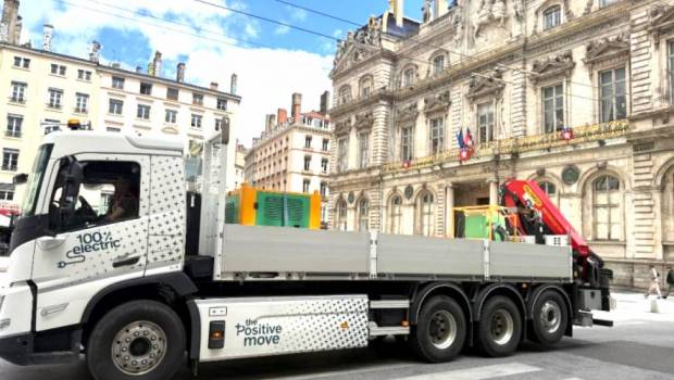 PowerCharge met en service un camion-grue électrique Palfinger
